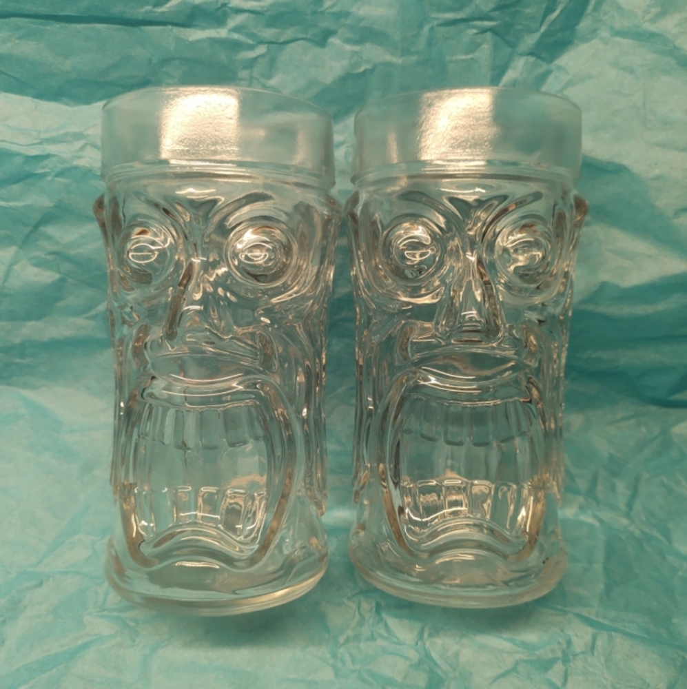 Set of 2 Tiki Glasses Summer Beach Drinkware EUC!
